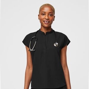 Figs Women's Black Rafaela Scrub Top size M